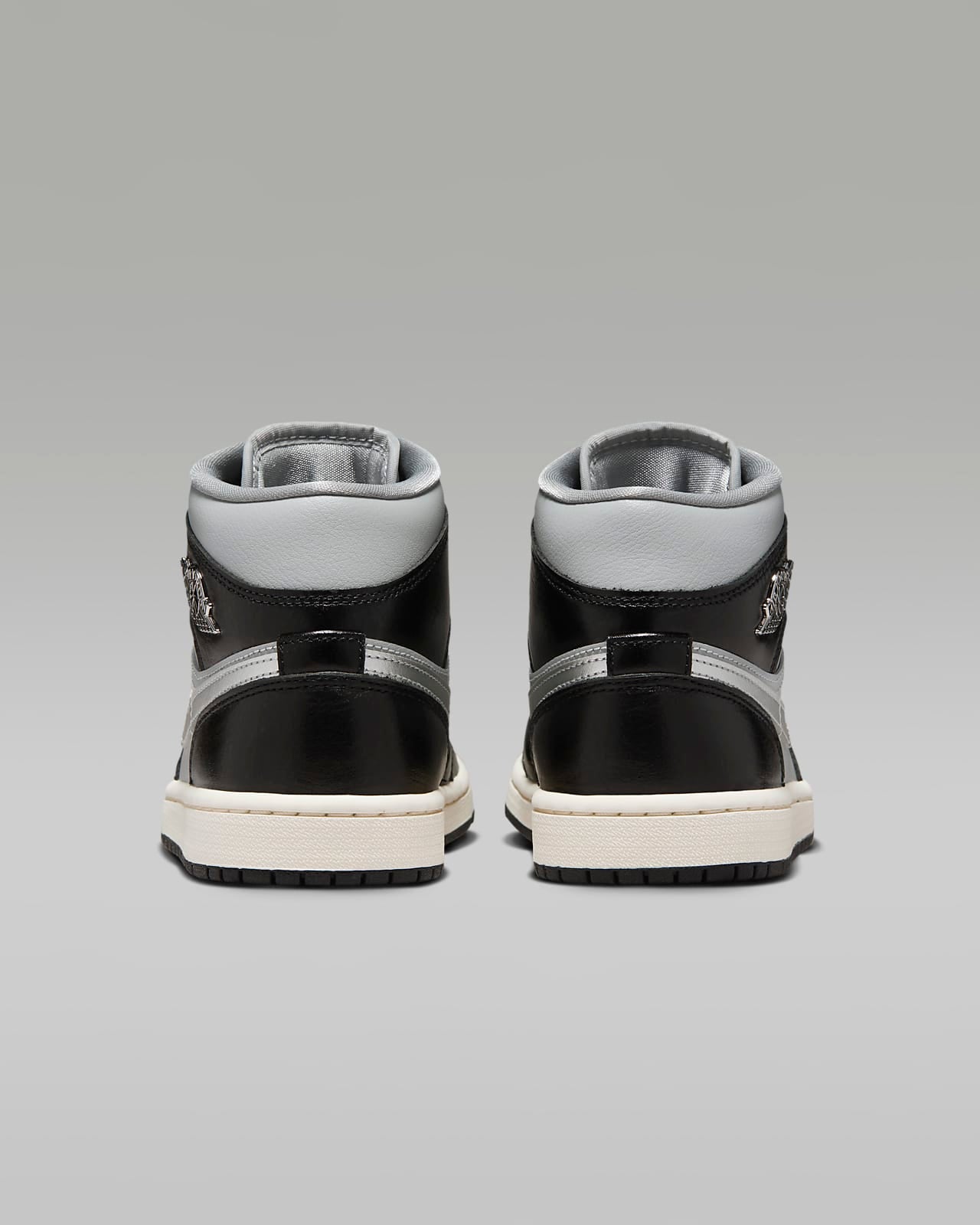 Air Jordan 1 Mid SE